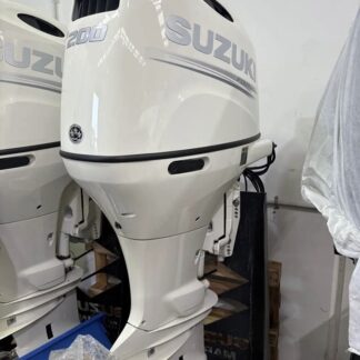 SUZUKI 200HP TWIN TURBO ENGINE