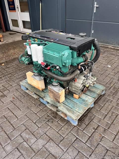 Buy Volvo Penta D4-180 Marine Diesel Engine 180HP